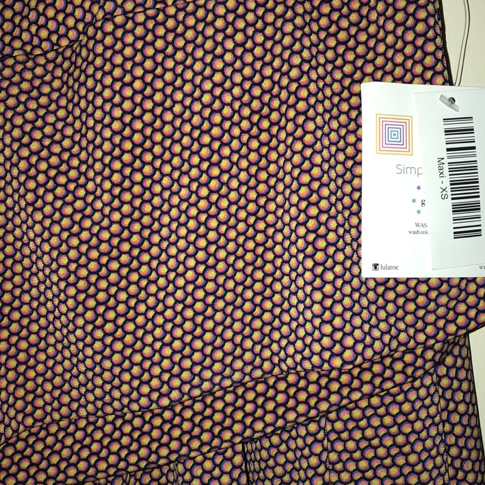 BNWT Lularoe maxi XS PRETTY DESIGN!!